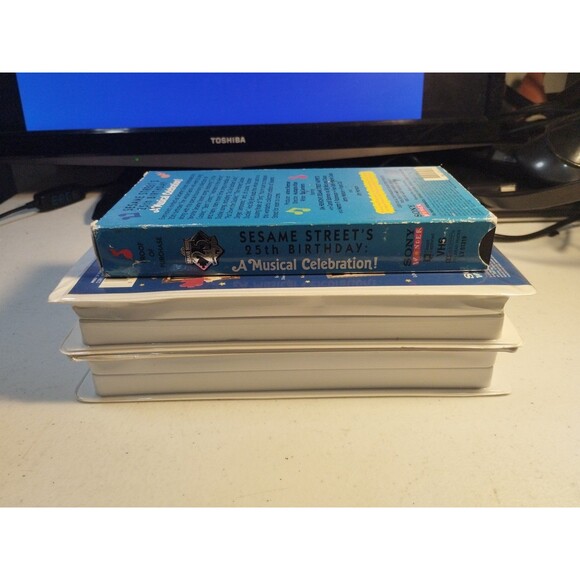 Lot of 3 Sesame Street VHS - Cinderelmo, Elmo's Musical Adventure, 25th Birthday - Picture 5 of 7